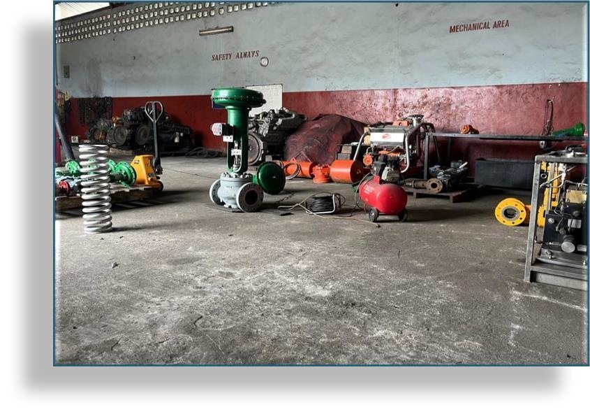Mobile workshop and service vehicles